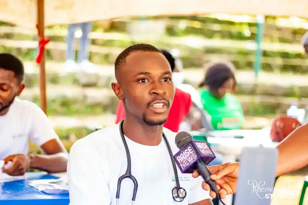 Everwell volunteer speaking during a health activity